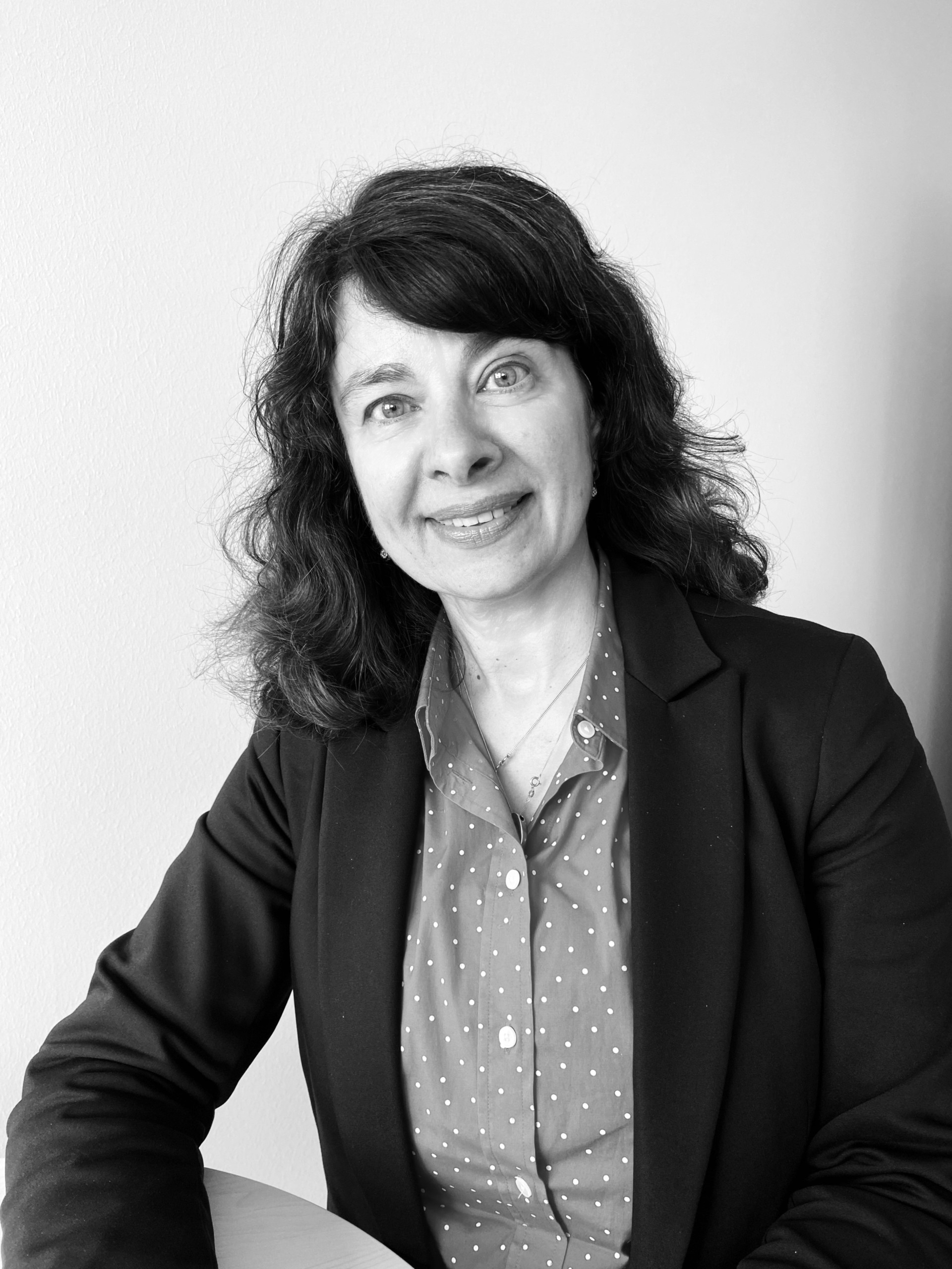 Dr. Laura Chirica